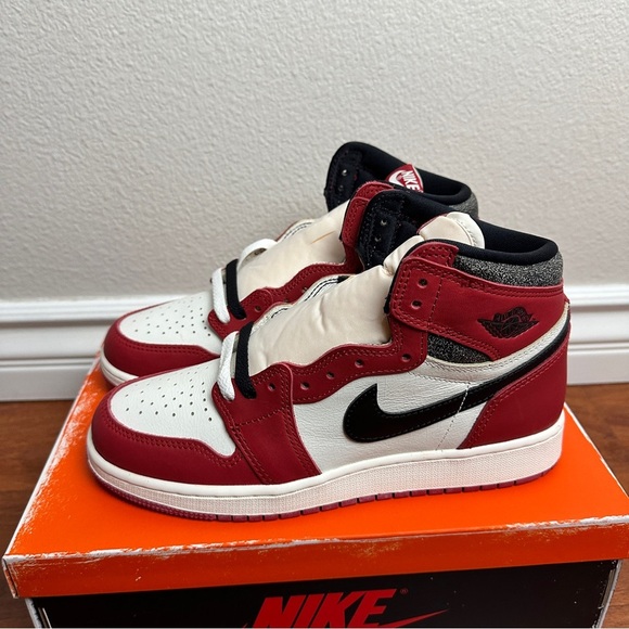 Jordan 1 Retro High OG Chicago Lost and Found Size 7Y - Picture 4 of 7